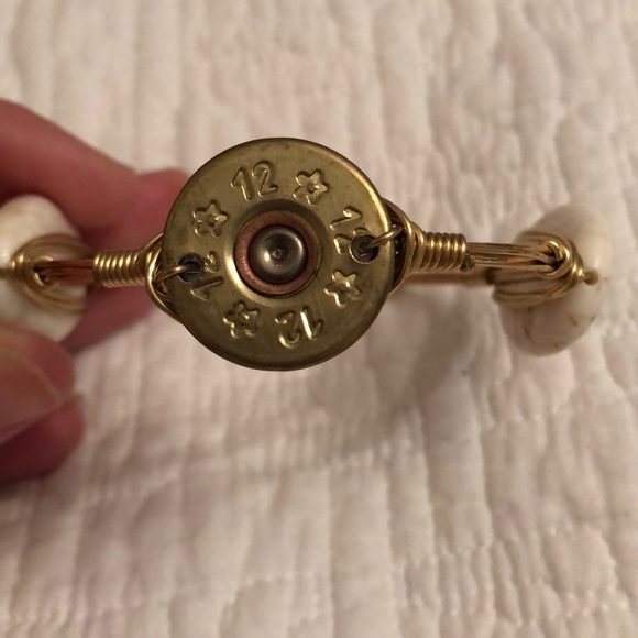 Gold bangle with cream and gold stones - Picture 3 of 6